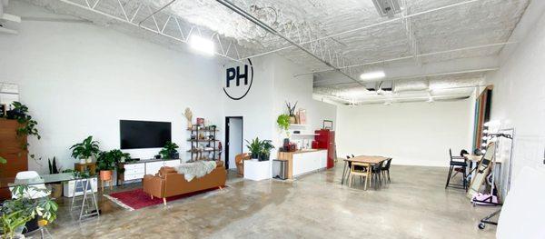 Production House is a fully-equipped, climate-controlled professional photography & videography studio in the Dallas Design District