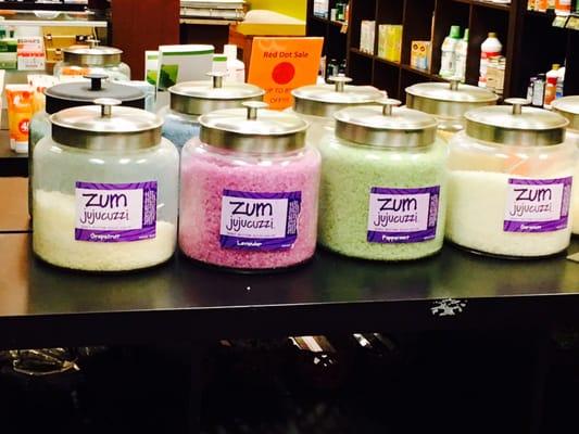 Zum Jujucuzzi bath salts the best!