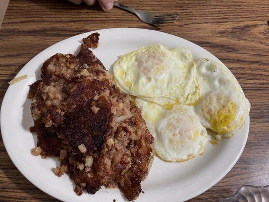 Corned Beef Hash & Eggs with Toast