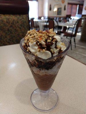 CMP (Chocolate Marshmallow Peanuts) Sundae