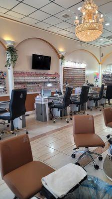 Very clean and spacious nail spa