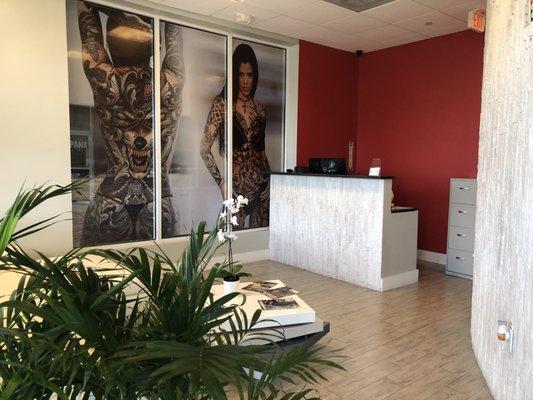 This its the most elegant Tattoo place in Miami.   
 Call (786)294-0909. 
 Try our talent and test us in LA TINTA GALEERY.