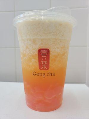 Milk foam peach slush with star jelly