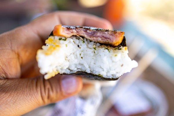 sPaM Musubi cross-section ($2.50)