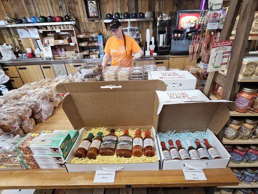 Bill Lewis of Vero Beach, Florida, making a quick pitstop at Georgia Peach World.