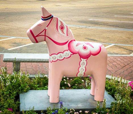 The bakery decorated its own Dala horse! Check out the bakery themes on the tack and saddle.