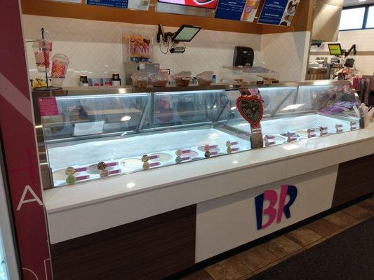 Baskin ice cream counter