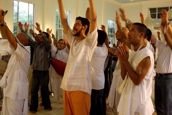 Men chanting prayers