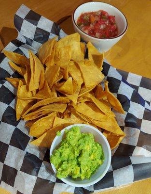 Chips with guacamole and salsa