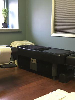 Hot water massage table