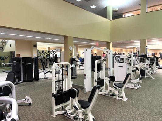 Fully-accessible fitness floor, stretching room, and more! Ask about our Wellness Session to get a 1-on-1 with a Personal Trainer!