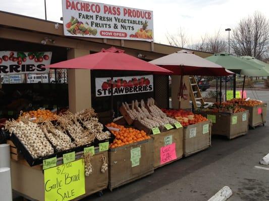 Pacheco Pass Produce located on Pacheco Pass Hwy in Gilroy, next to the shell gas station near target