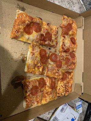 A pizza with next to ZERO toppings what a rip off