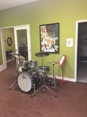 Maestro music drum set for community service