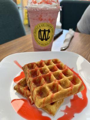 Strawberry Milkshake & Waffle