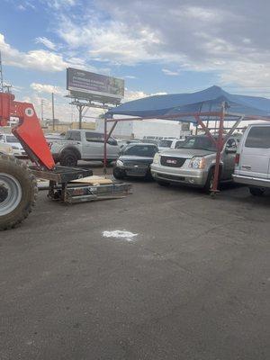 junk yard looking rental place