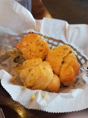 Garlic knots