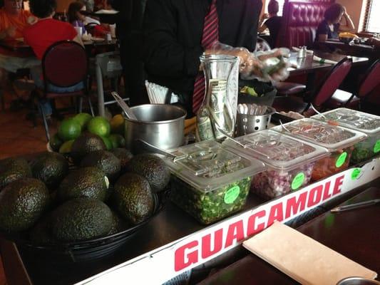 Guacamole cart!!! OMG soooo bueno!