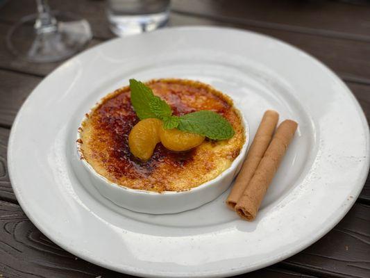 Orange and lavender creme brûlée (9.5/10): perfect for sharing after a heavy serving of pasta!