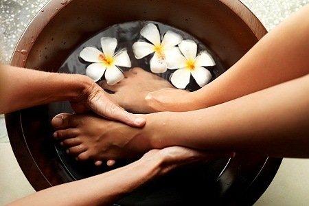 Reflexology Foot Massage with Lave Hot Stone-Detox your body in a relaxed way.