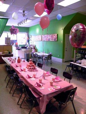 Unicoi offers Art Parties for any occasion! Each party has it's own unique project and theme! http://www.unicoistudio.com/parties-3/