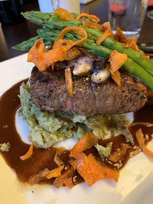 Filet Mignon with asparagus and pesto potatoes