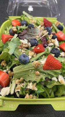 Market Salad - Mixed Greens, Strawberries, Blueberries, Chopped Walnuts, Crumbled Blue Cheese, Raspberry Vinaigrette (Chicken Optional)