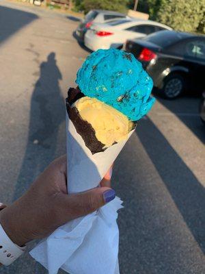 Midnight vanilla cone with two scoops