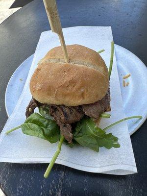 Tasty  mignon, garlic, al and blue cheese slider