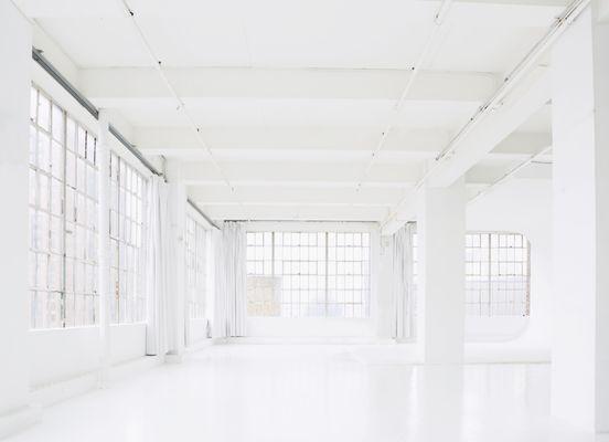 10000 sq ft of shooting space for your photo, video or event rental in NYC.