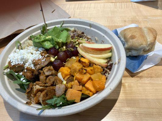 I enjoyed the Nourish bowl, which was roast chicken and various roasted veggies  over wild rice. Plus a roll. Super yummy!