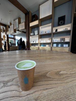 Interior/matcha latte