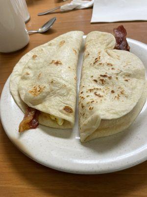 Egg and bacon tacos