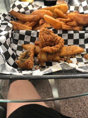 I ate so much of the hush puppies and cat fish and my girlfriends red snapper that I barley touched the awesome thick cut fries.