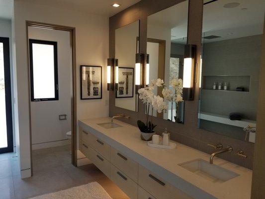 Elegant master bathroom