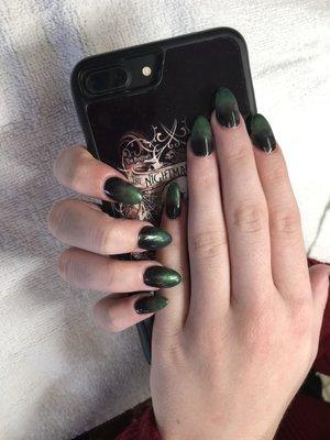 Amazing black and green ombre nails