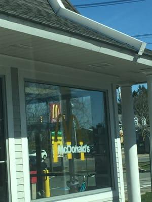 Foxborough McDonald's -- 212 North Street, @ Route 1 / Washington Street Junction, Foxborough - Walpole           Side Exterior