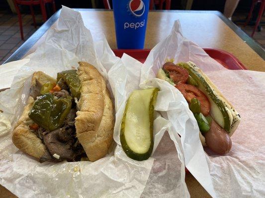 Italian beef w/ works and Jumbo Chicago dog. If your in the mood for some comfort food. This is the place