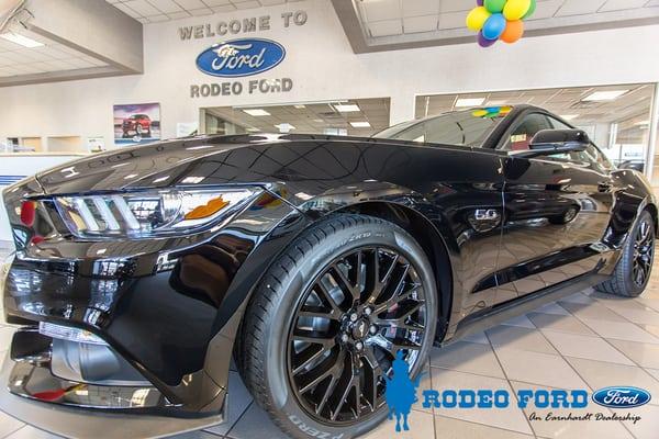 New Ford Mustang at Rodeo Ford in Goodyear, AZ