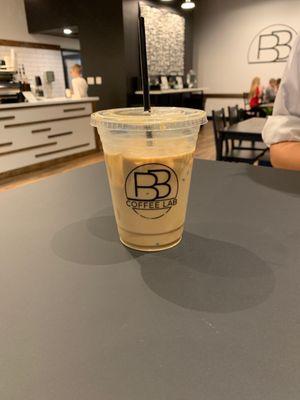 Iced vanilla oatmilk latte