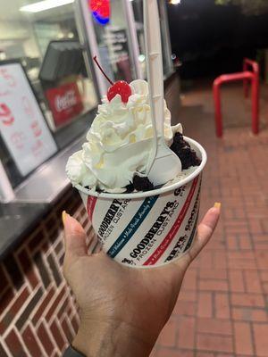 Brownie Sundae with peanut butter cups