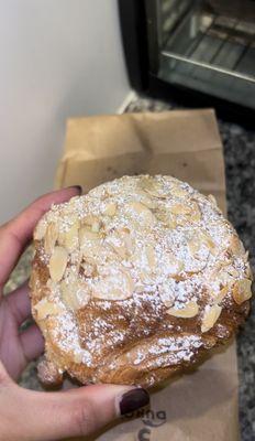 Almond & chocolate croissant