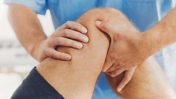 Dr. Lowe treats injuries of the extremities as well.  He is experienced in treating many sports injuries.