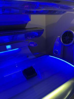 Room 2 tanning bed