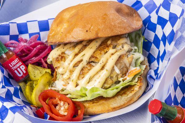 TODAY'S LOCAL CATCH ON A BUN
remoulade, trio of house pickles, butter lettuce, slaw