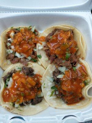 Tacos al vapor de cabeza y tripa.