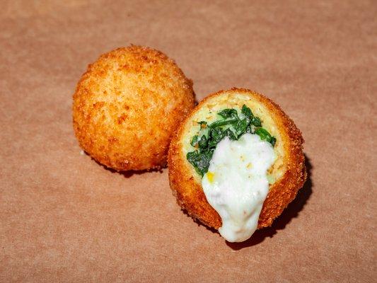 Arancino Spinach &Mozza
 #arancini #riceballs