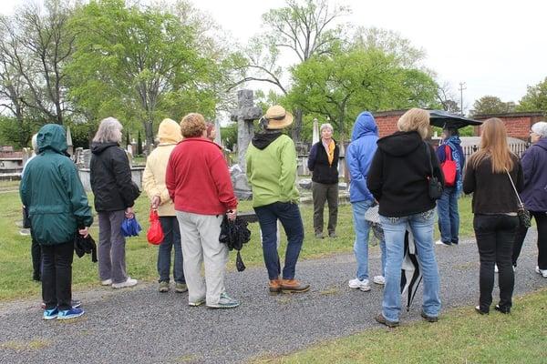 Cedar Grove Tour lead by historian Cheryl Copper