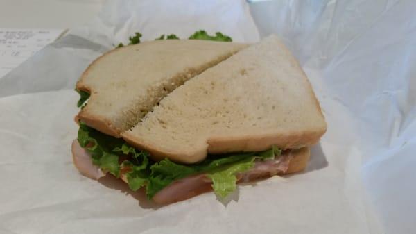 Turkey sandwich on white bread