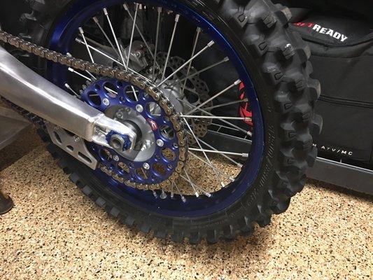 YZ 450 F sprocket and wheel powder coat blue